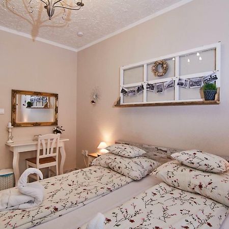 Abraham Vintage Szobák&Apartmanok Pécs Exterior foto