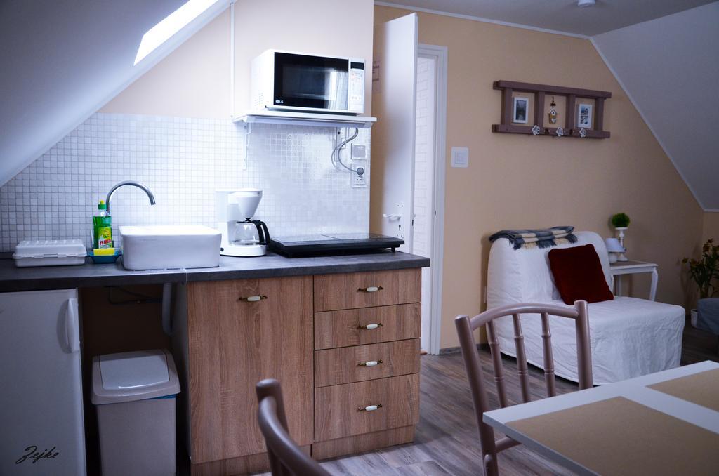 Abraham Vintage Szobák&Apartmanok Pécs Exterior foto