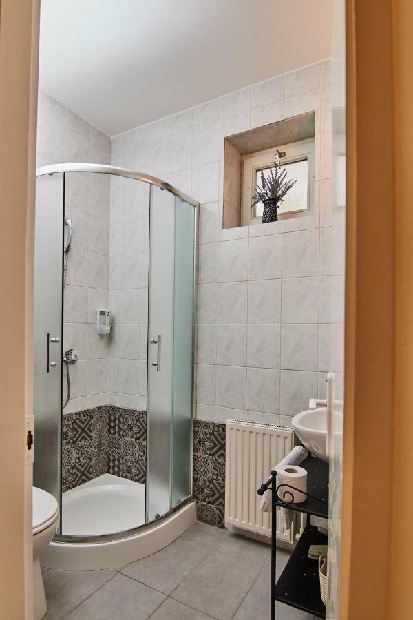 Abraham Vintage Szobák&Apartmanok Pécs Exterior foto