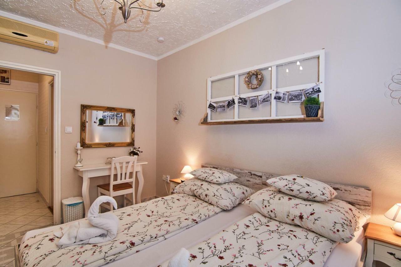 Abraham Vintage Szobák&Apartmanok Pécs Exterior foto