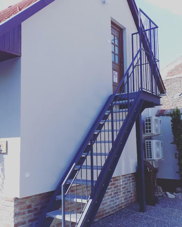Abraham Vintage Szobák&Apartmanok Pécs Exterior foto